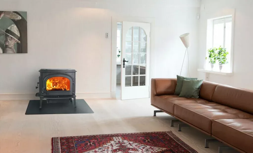 kaminnye-pechi-jotul-f-5002-se-5299-r1024x768